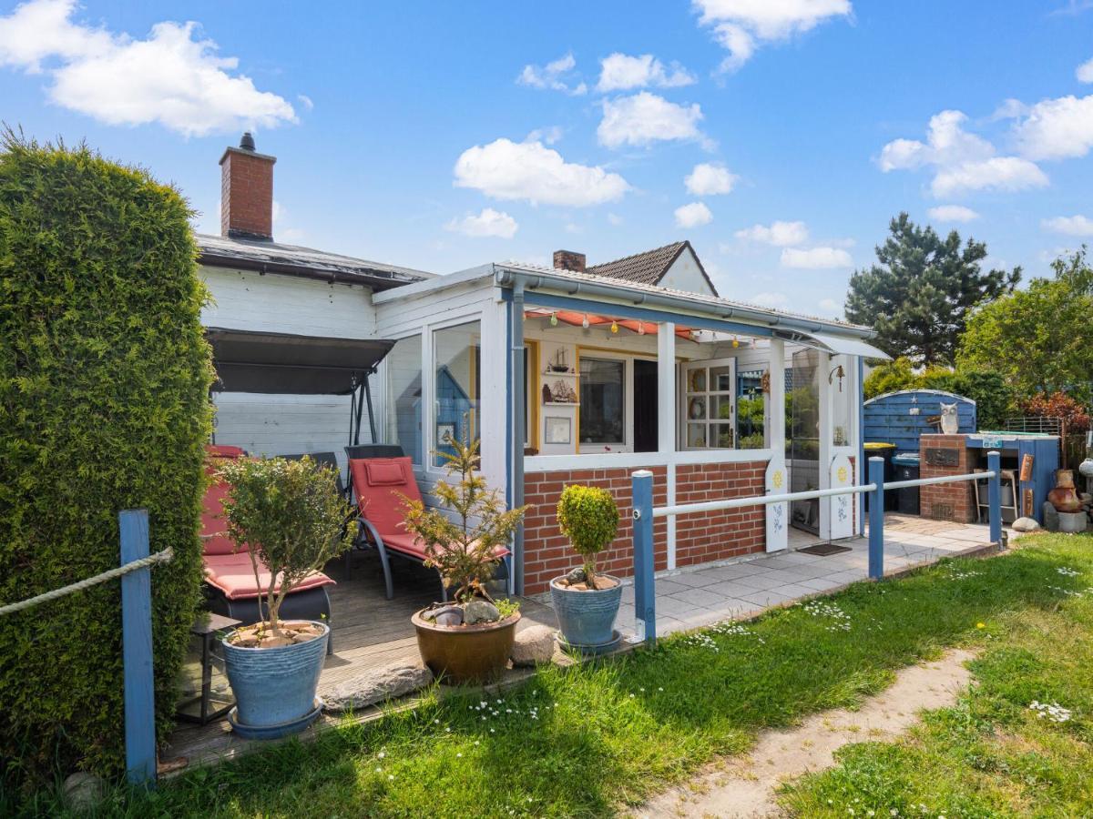 Beautiful Bungalow In Poel Near The Beach Fahrdorf  Экстерьер фото